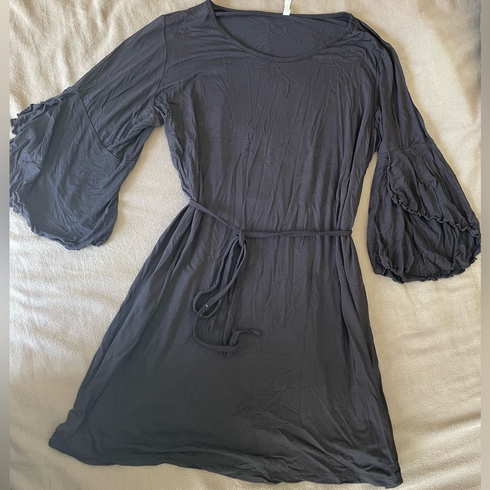 Planet Motherhood Maternity Black Bell-Sleeve Tie-Waist 3/4 sleeve Tunic